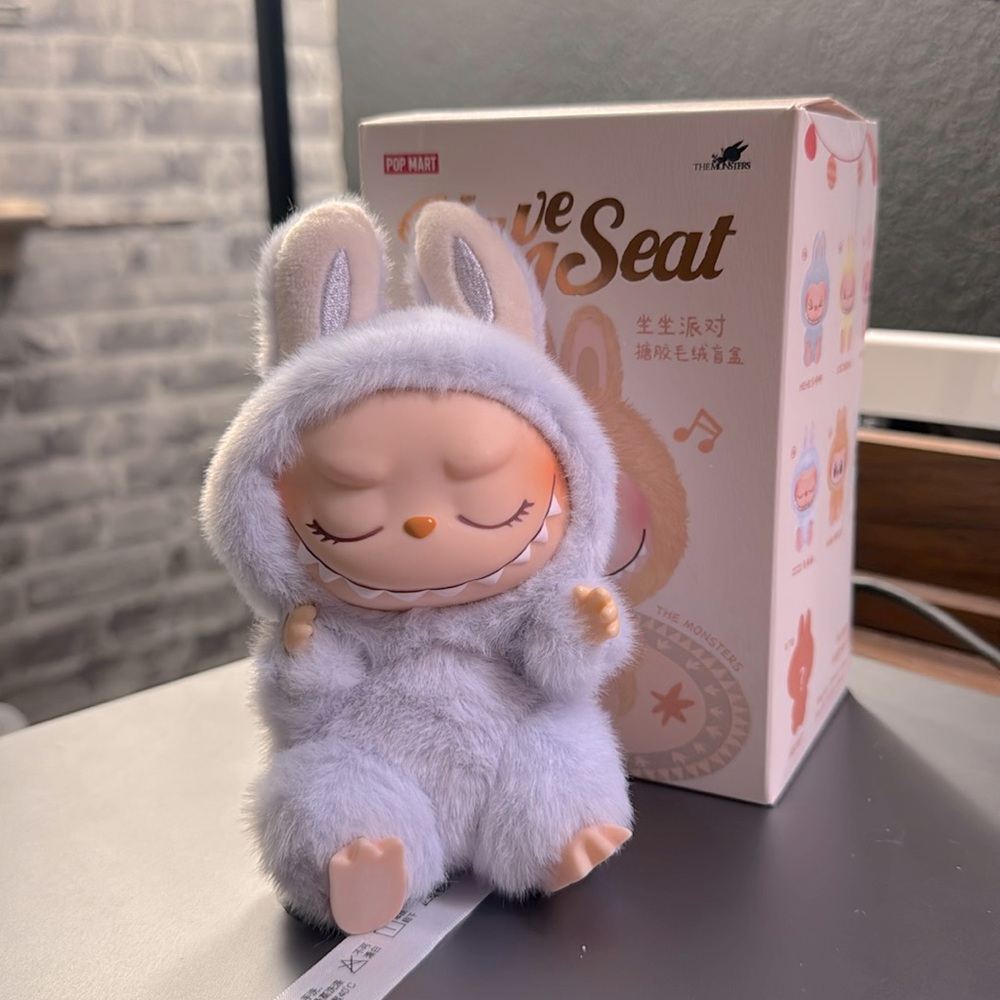 NIB- Pop Mart *Authentic* PopNow Have A Seat Labubu - Zizi